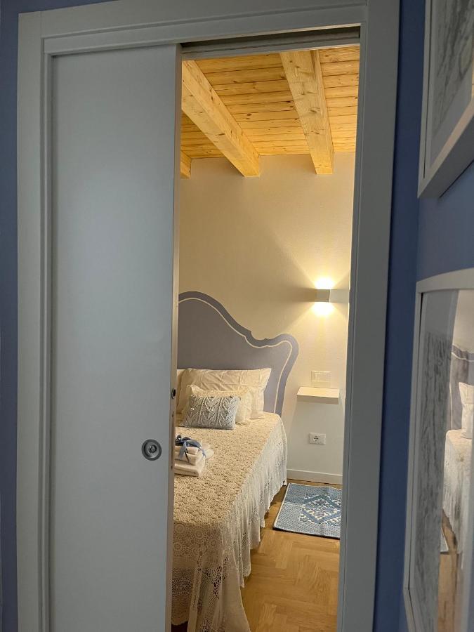 La Piccola Casa Al Lago - Intera Casa Con 3 Camere E 2 Box Сало Экстерьер фото