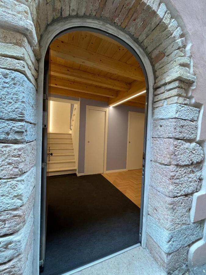 La Piccola Casa Al Lago - Intera Casa Con 3 Camere E 2 Box Сало Экстерьер фото