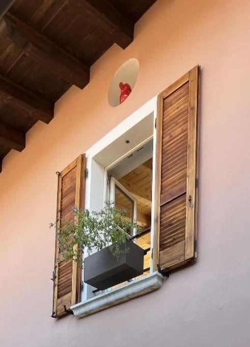 La Piccola Casa Al Lago - Intera Casa Con 3 Camere E 2 Box Сало Экстерьер фото